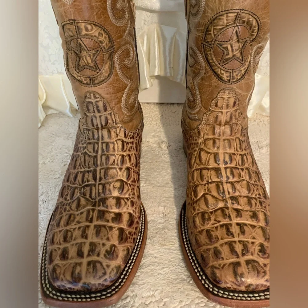 HOME TOWN BOOTS